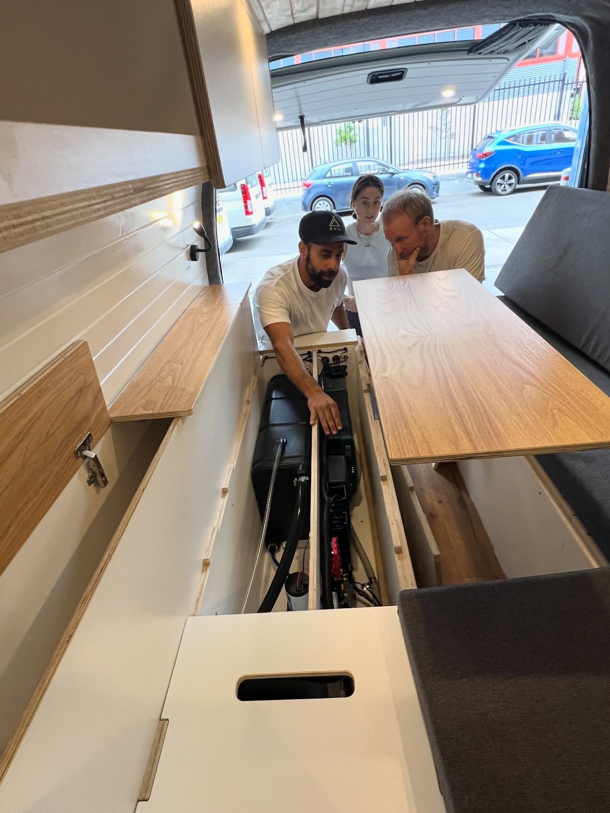 Built for movement. Designed for the road. πββοΈπΏ
This Toyota Hiace H200 is now fully converted β the perfect setup for chasing trails, early starts, and race weekends anywhere.
β¨ Full Interior Fit-Out
β‘ Enerdrive 3000W Solar System β reliable off-grid power
βοΈ Dometic NRX 80C Fridge β keep food fresh & recovery drinks cold
π Fiamma Awning β shade for post-run stretch sessions
πͺ΅ Vanbox system with Lagun swivel table β smart, flexible space
π§ Sink + 50L water tank
ποΈ Privacy curtains for comfortable rest & recovery
Park near the trailhead. Wake up. Run. Repeat.