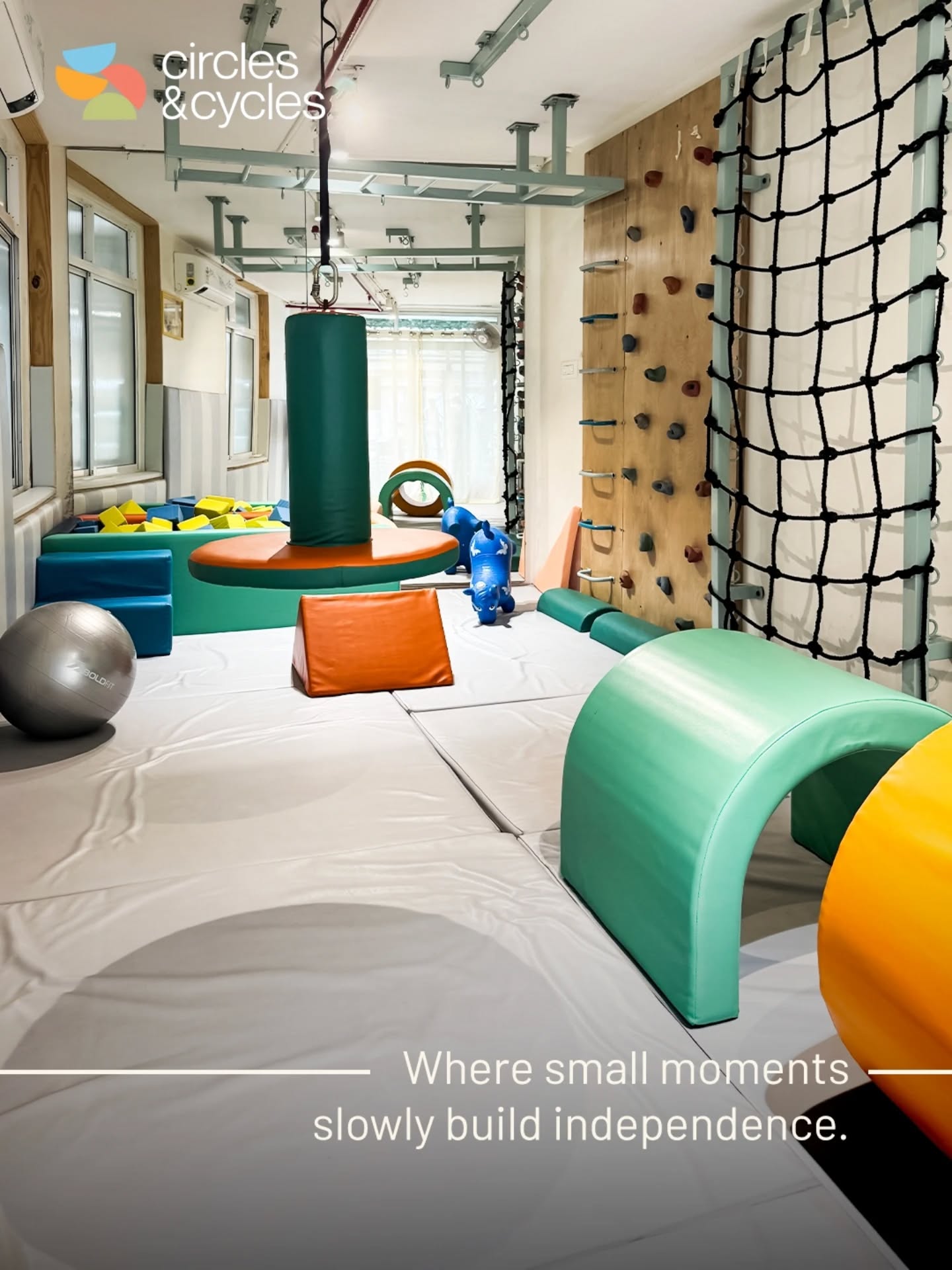 A child’s first school experience is shaped as much by the environment as by the curriculum.
Here, light, layout and learning materials come together to create a space that encourages independence, exploration and quiet confidence every single day.Admissions are now open for the upcoming term.
We invite you to step in, explore the space and see if it feels right for your child.#AdmissionsOpen #BandraWest #EarlyLearningMatters #ThoughtfulSpaces #PreschoolMumbai